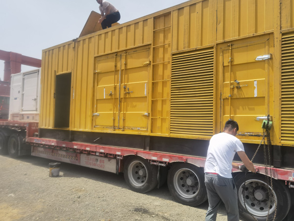 东乡除了负载情况和发动机维护，还有哪些因素会影响 200kw 柴油发电机的油耗？