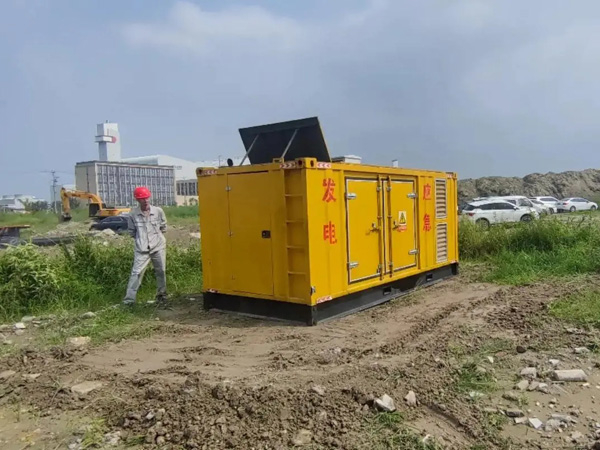 东乡200KW柴油发电机机组每小时的油耗量受哪些因素影响？