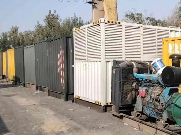 东乡200KW柴油发电机机组每小时油耗是多少？